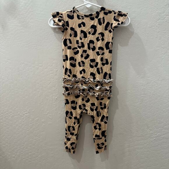 Posh Peanut Sasha Leopard Anomal Print Ruffle Romper - Picture 5 of 7